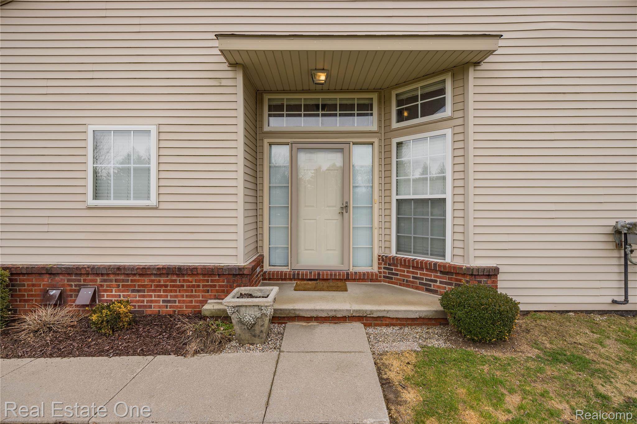 2283 Crystal Crossing Drive