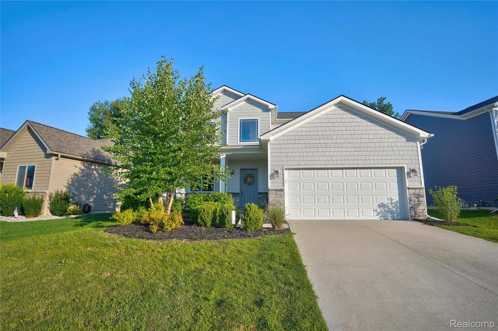 320 Hidden River E