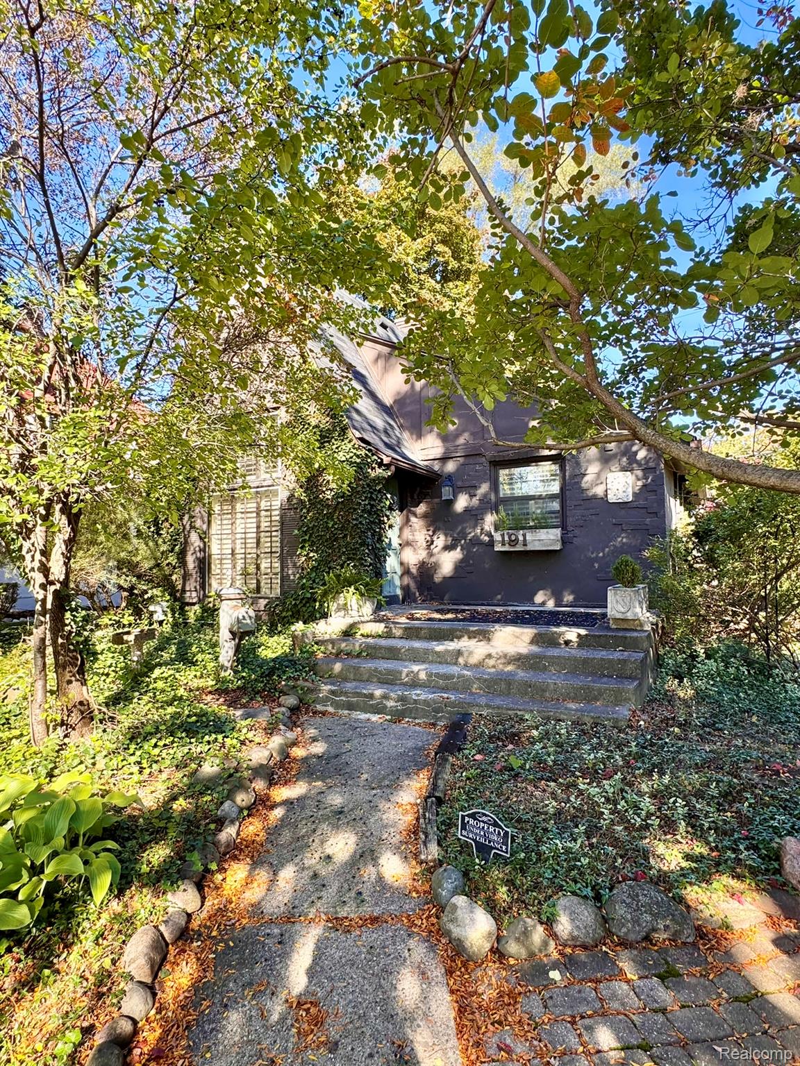191 E Lincoln Street