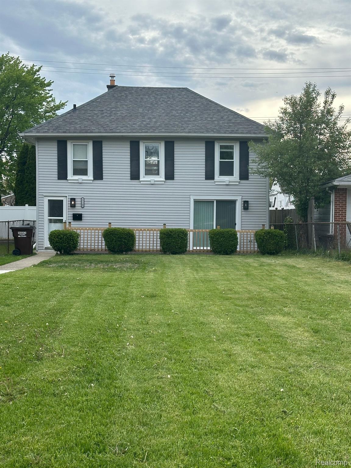 Riverview City, Michigan 48193, United States, 3 Bedrooms Bedrooms, ,2 BathroomsBathrooms,Residential,Active,134085