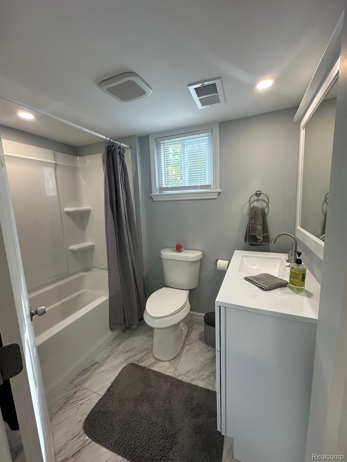 Riverview City, Michigan 48193, United States, 3 Bedrooms Bedrooms, ,2 BathroomsBathrooms,Residential,Active,134085