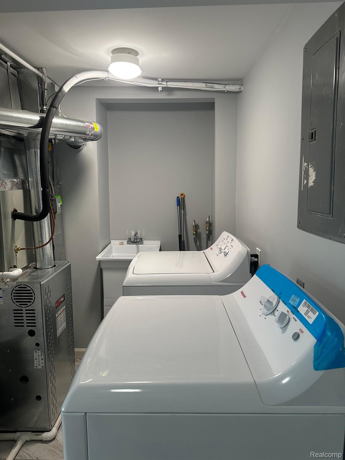 Riverview City, Michigan 48193, United States, 3 Bedrooms Bedrooms, ,2 BathroomsBathrooms,Residential,Active,134085