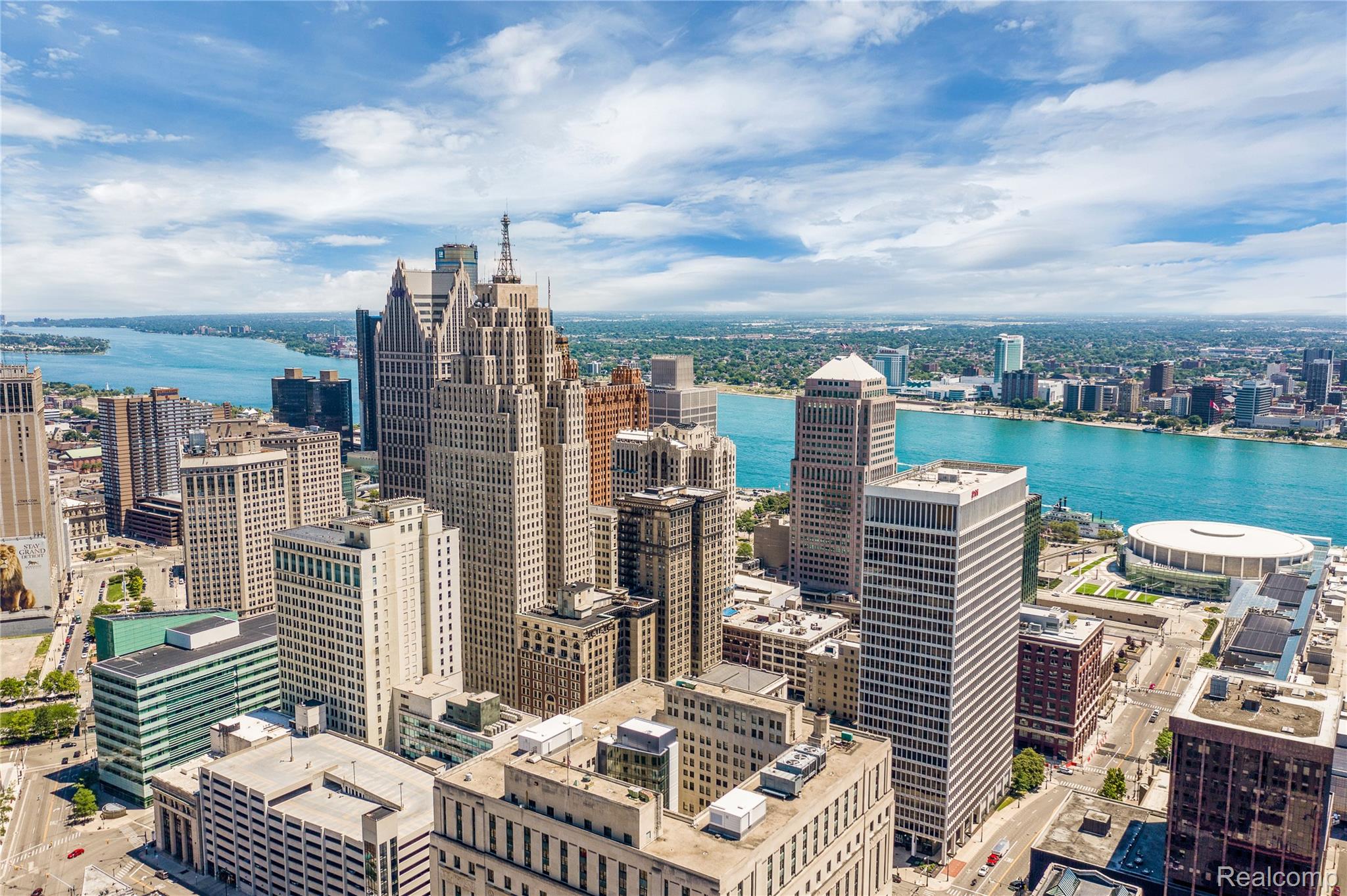 525 W Lafayette Boulevard 18E and 19C