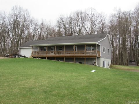 Photo of 2800 Meadowdale Road, Lapeer Township, MI 48455 (MLS # 20261022573)