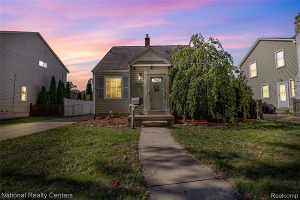 2463 CUMMINGS AVE, BERKLEY, MI 48072 - Image 69739bdf61a67be3490a6643d9081239/471868480