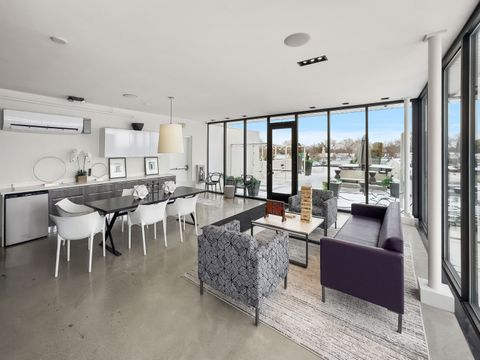 A home in RoyalOakCity_Oakland