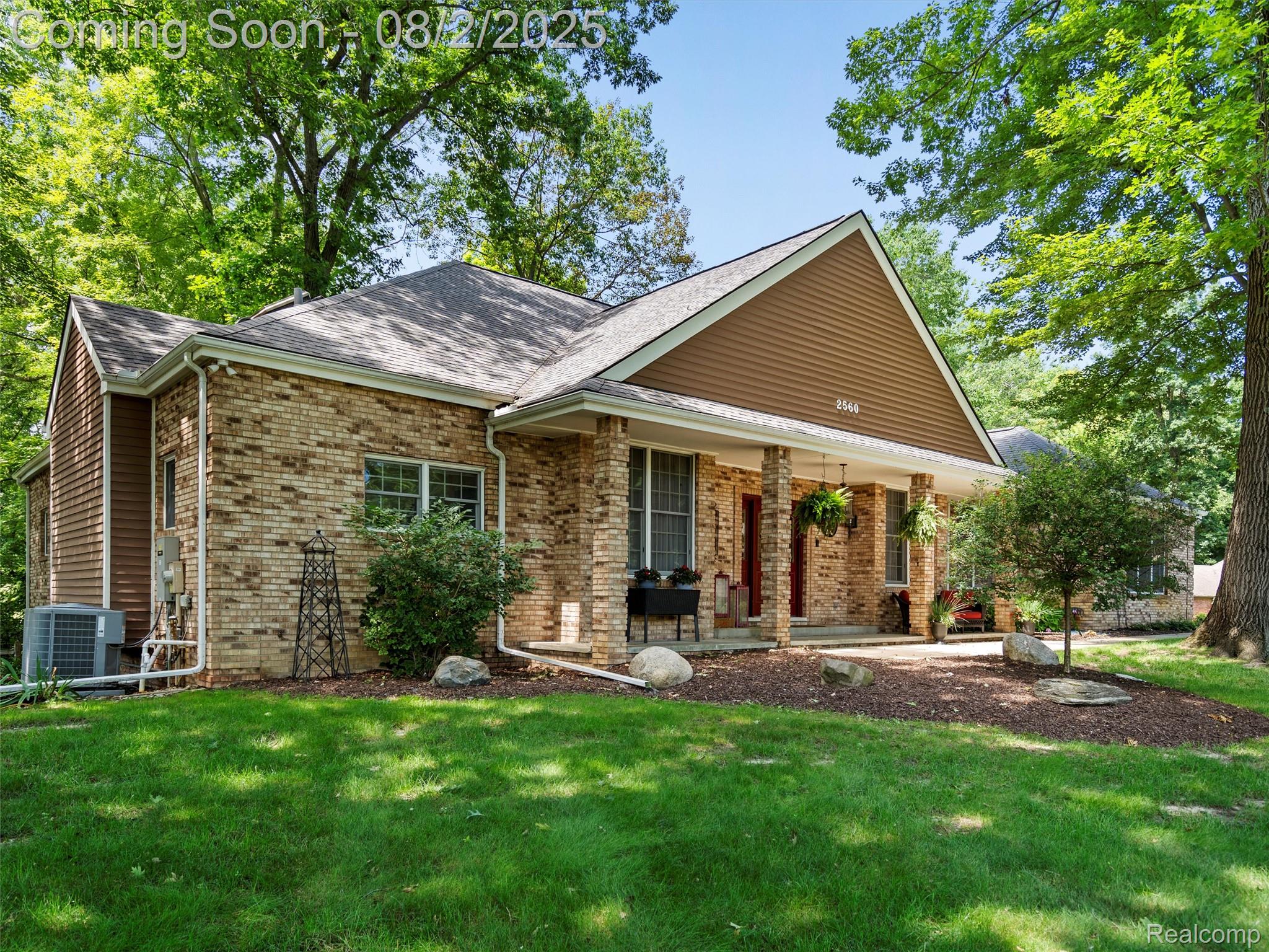 2560 Darren Drive