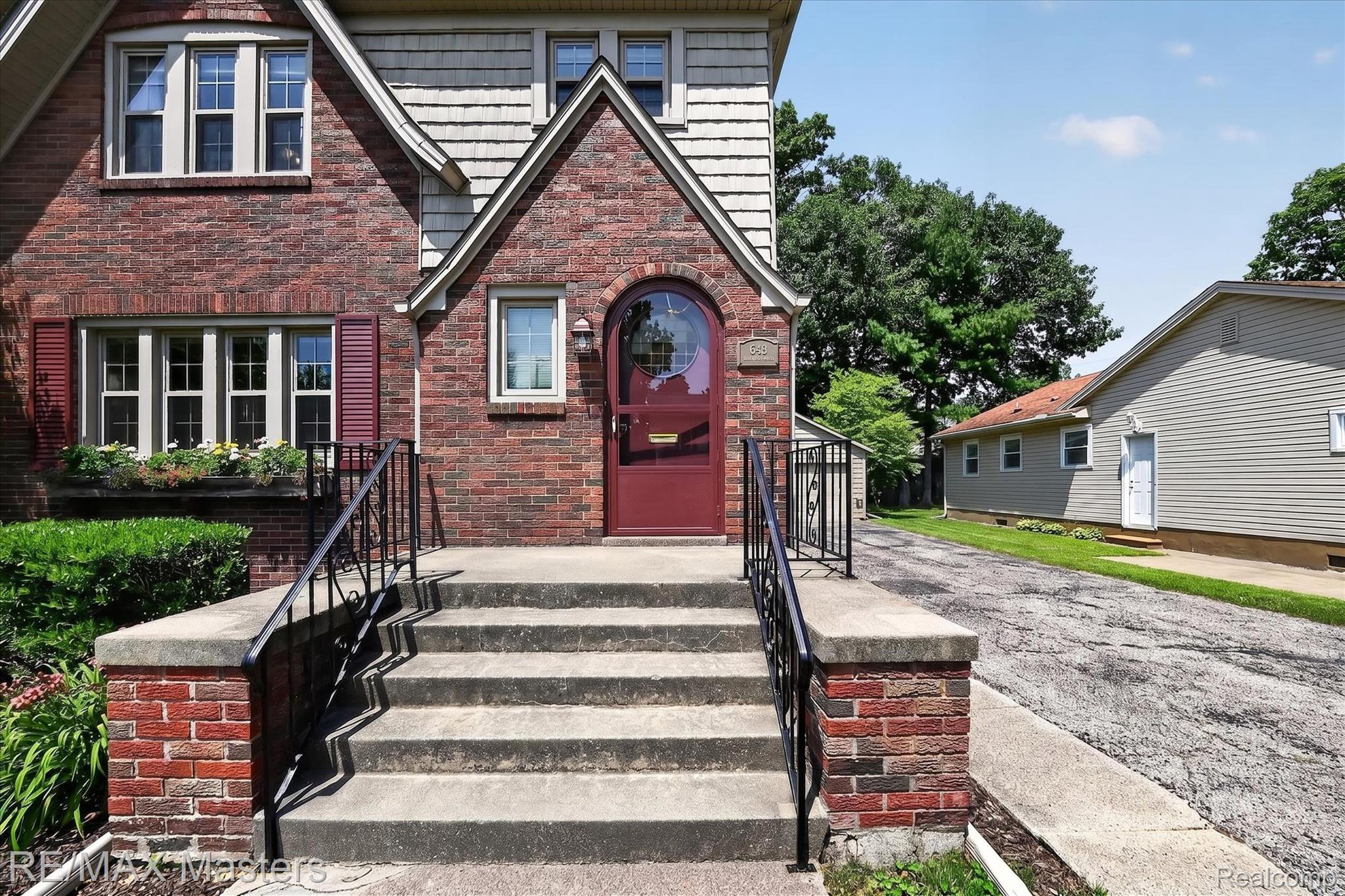 649 Borgess Avenue