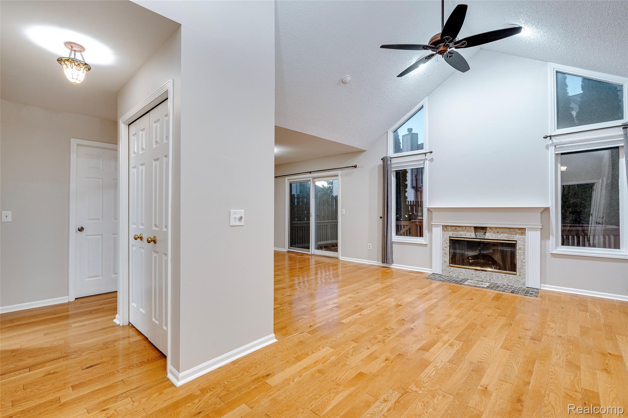 42162 Saratoga Circle