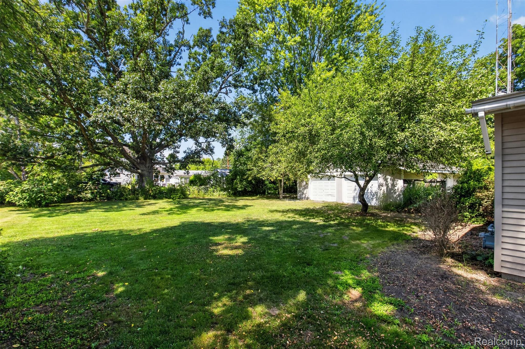 1279 E Burnside Road