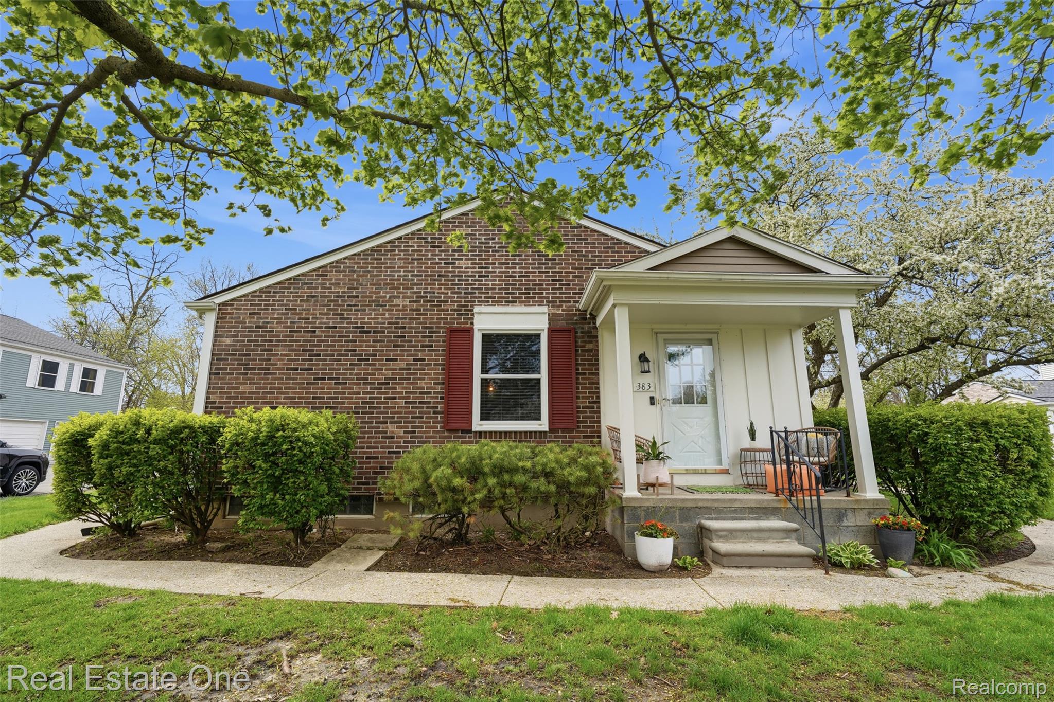 383 Neptune Drive
