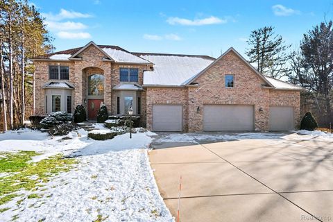 2215 Ridgemoor Court Burton City MI 48509