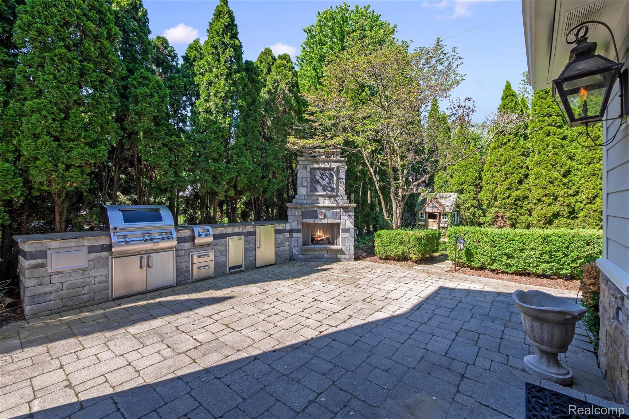 520 Pleasant Street