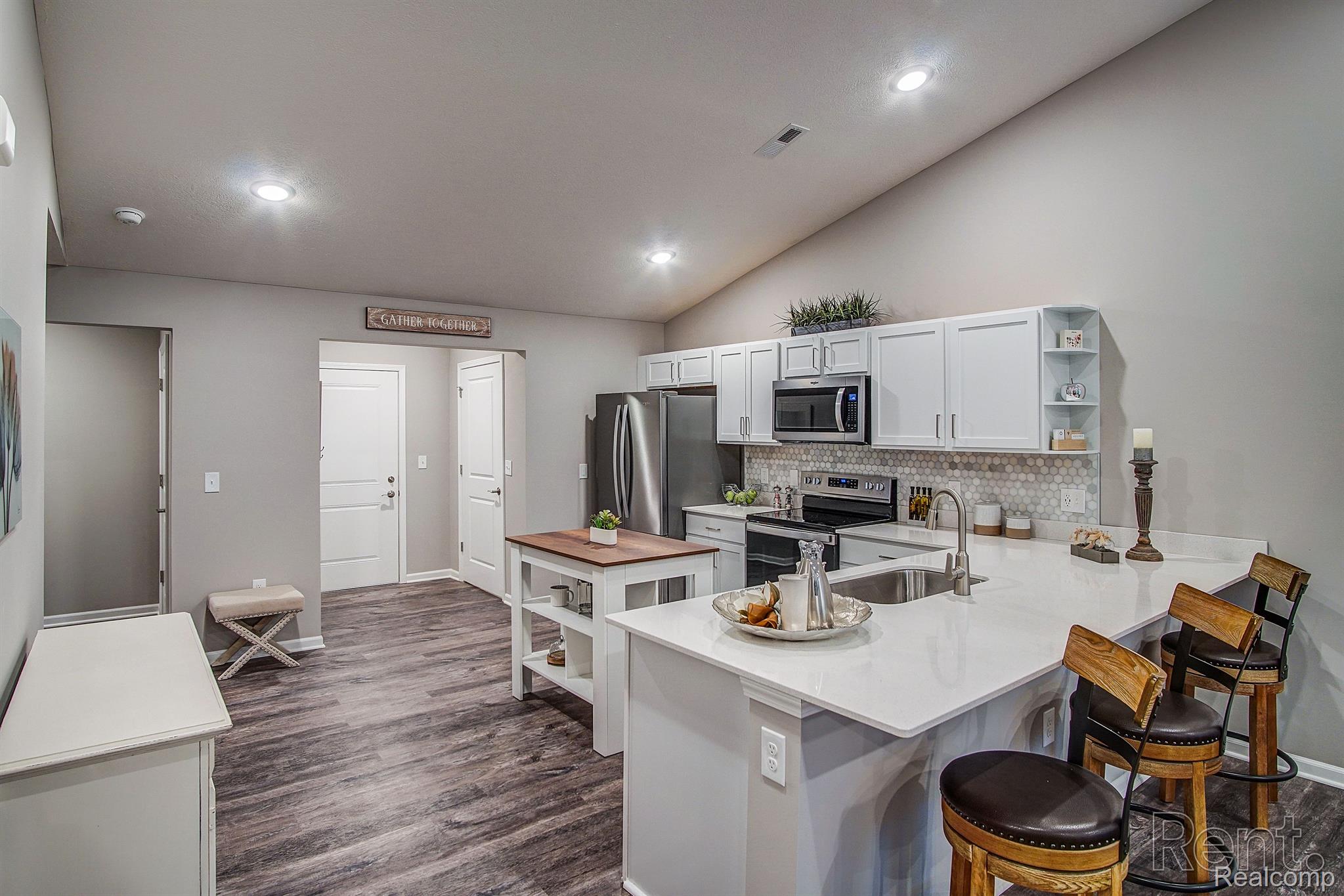 7063 Chestnut Hills
