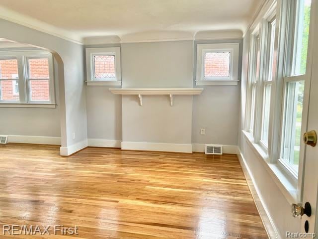 544 Laprairie Street