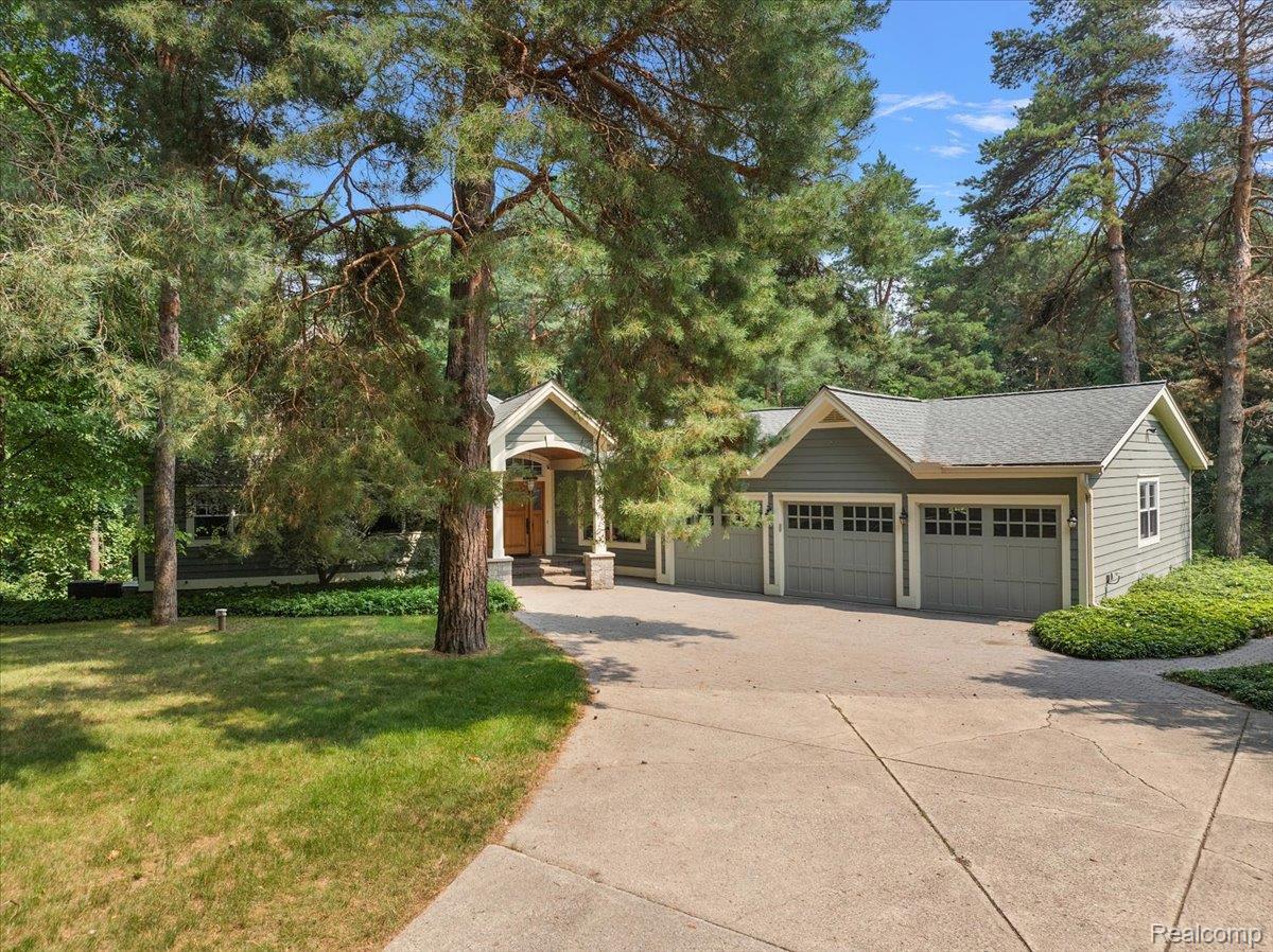 801 Seven Oaks Lane