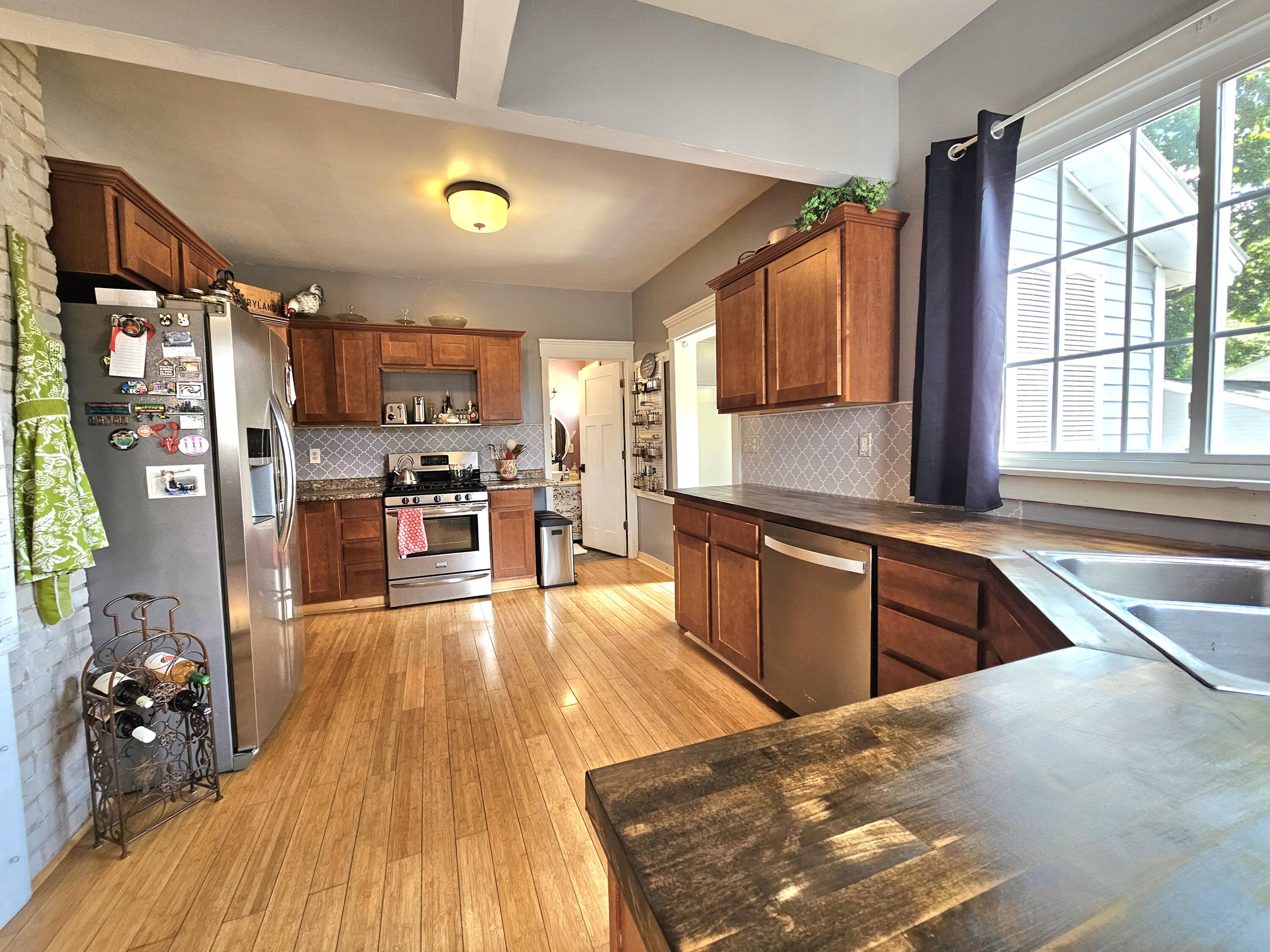 121 W Ann Street