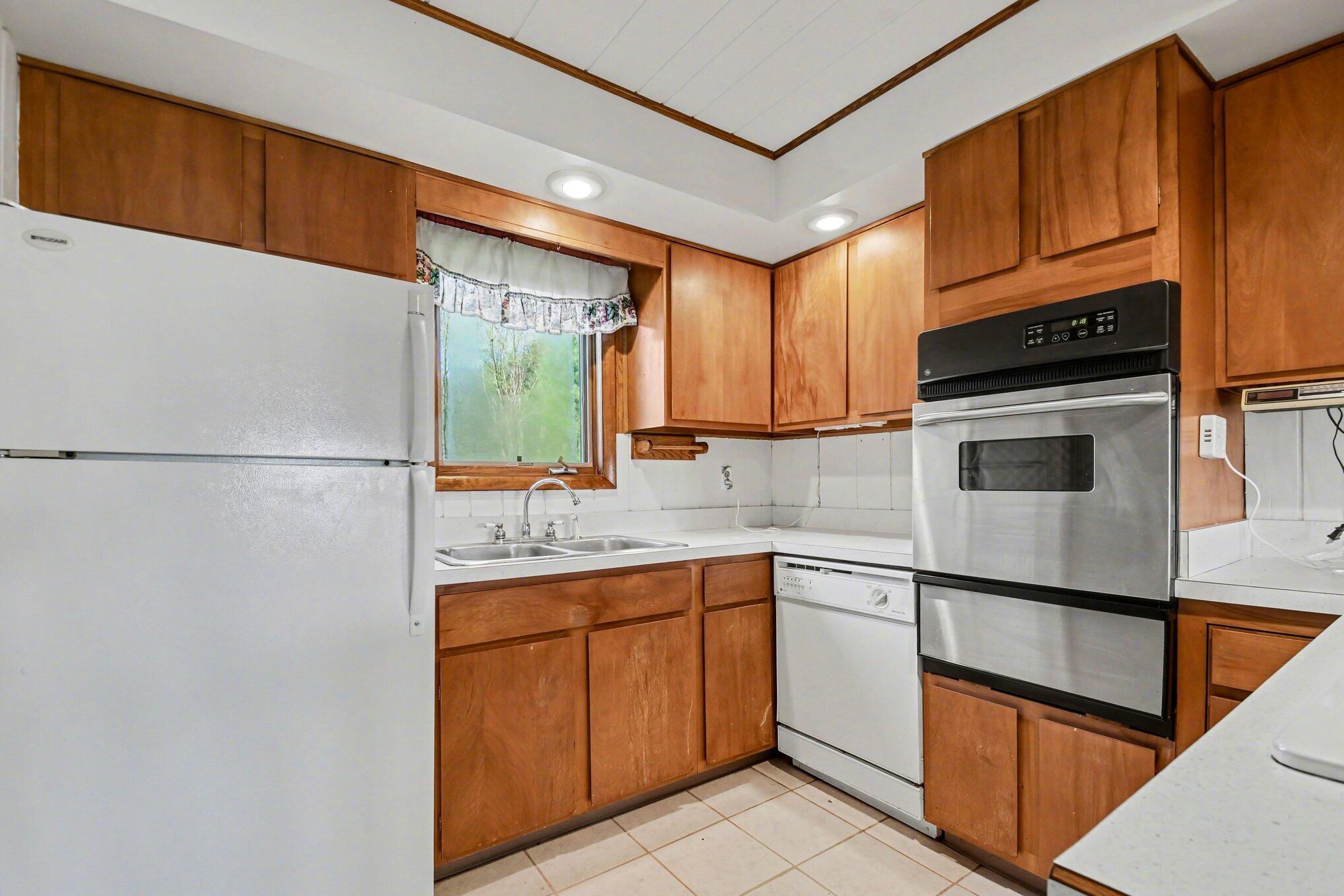 21583 Calvin Hill Street