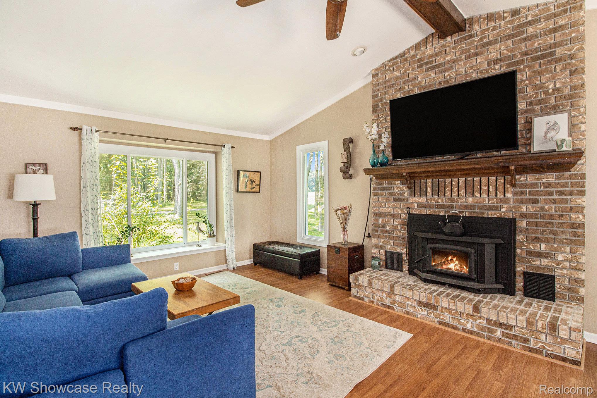 3501 White Oaks Drive