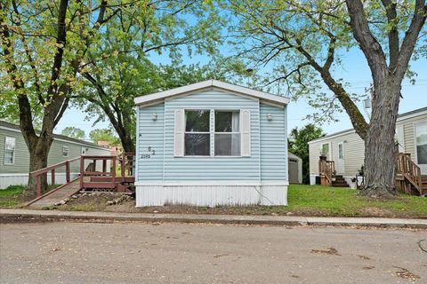 2596 Pleasant Street Brighton City Livingston MI 48114