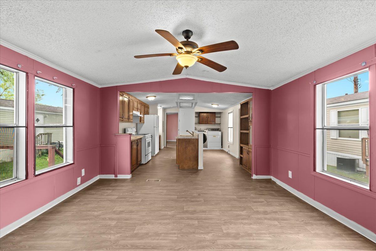 Brighton City, Michigan 48114, United States, 2 Bedrooms Bedrooms, ,2 BathroomsBathrooms,Residential,Pending,134321