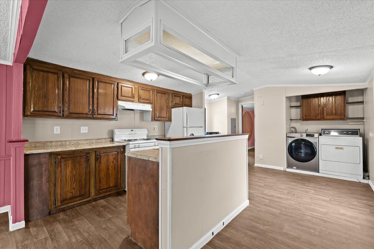 Brighton City, Michigan 48114, United States, 2 Bedrooms Bedrooms, ,2 BathroomsBathrooms,Residential,Pending,134321