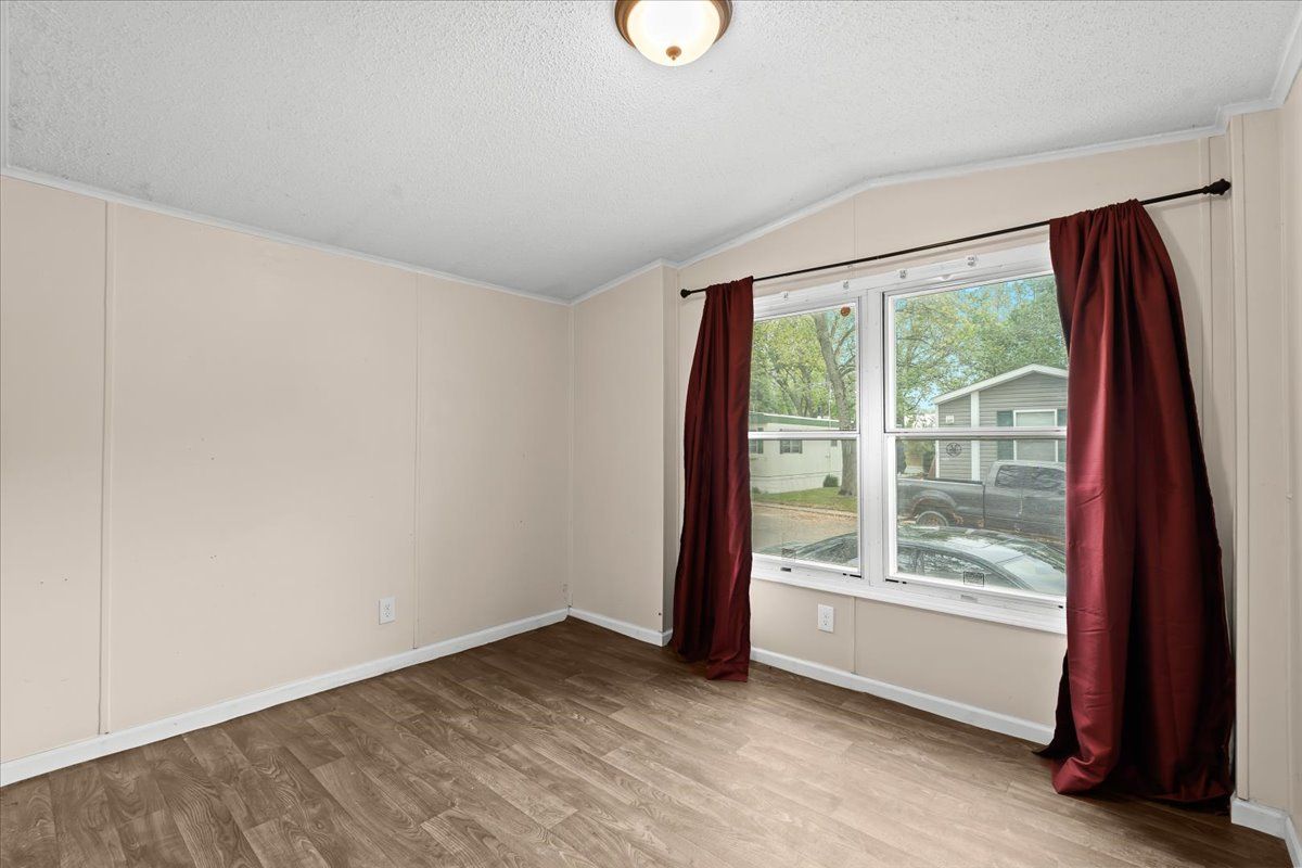 Brighton City, Michigan 48114, United States, 2 Bedrooms Bedrooms, ,2 BathroomsBathrooms,Residential,Pending,134321