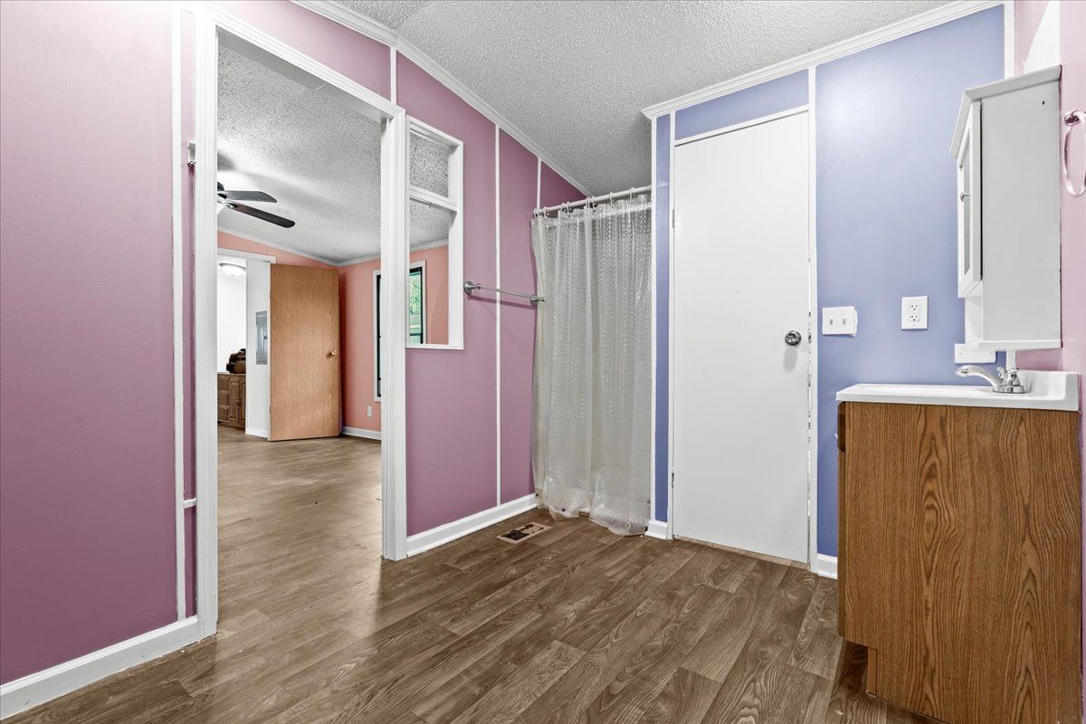 Brighton City, Michigan 48114, United States, 2 Bedrooms Bedrooms, ,2 BathroomsBathrooms,Residential,Pending,134321