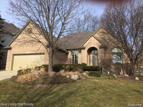 1809 CLOVERDALE Drive Rochester City MI 48307