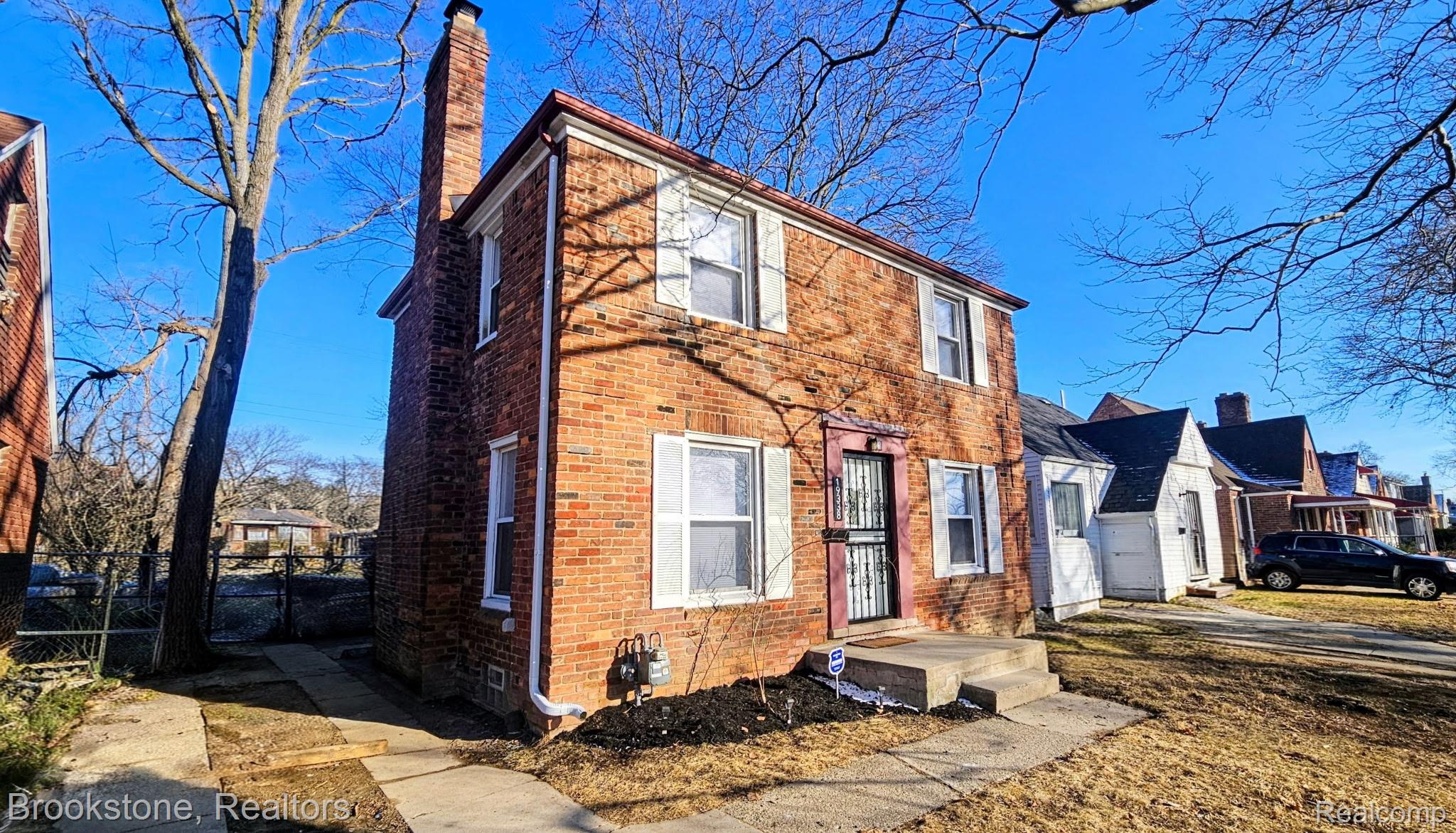 19338 Murray Hill Street