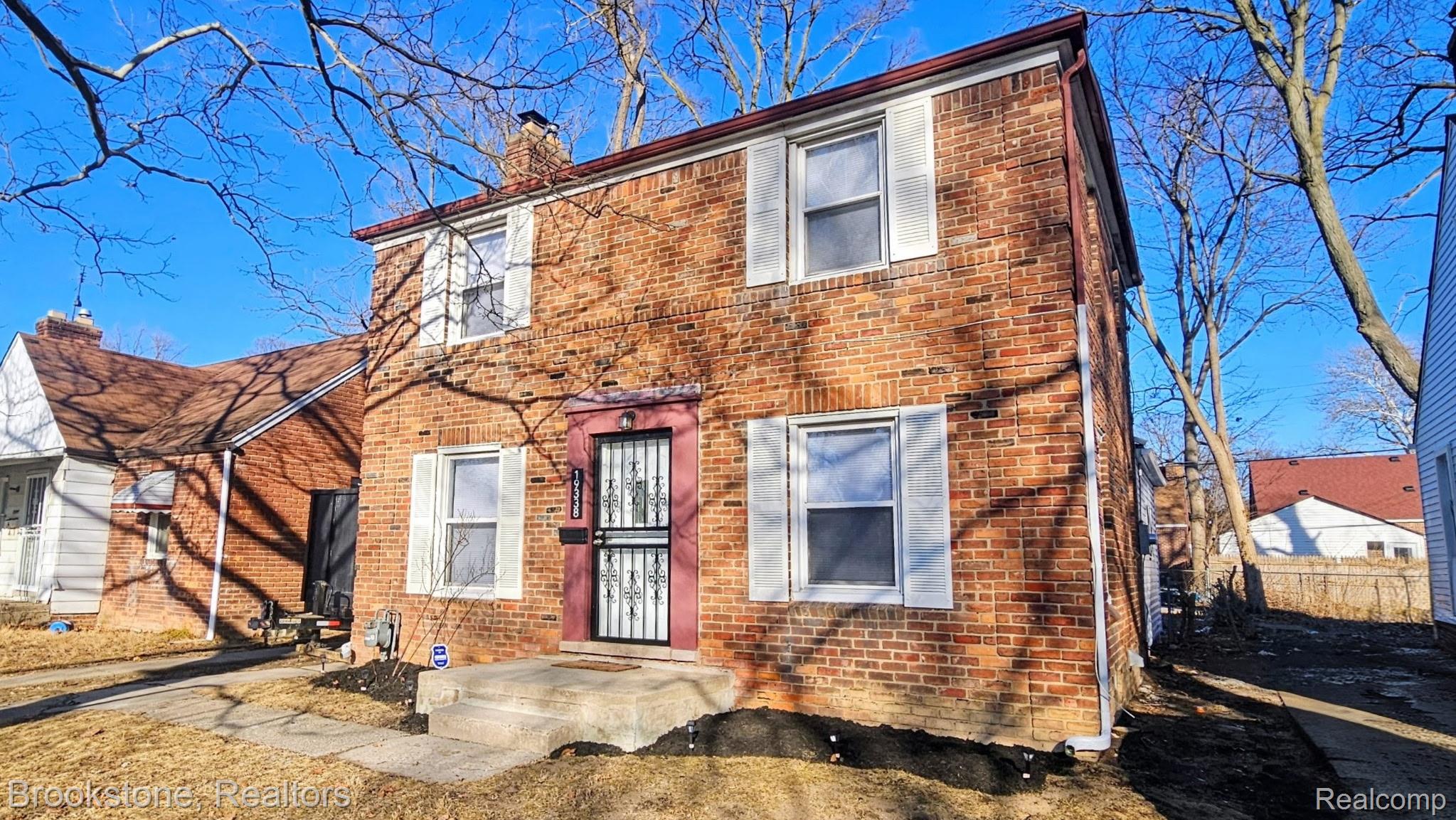 19338 Murray Hill Street