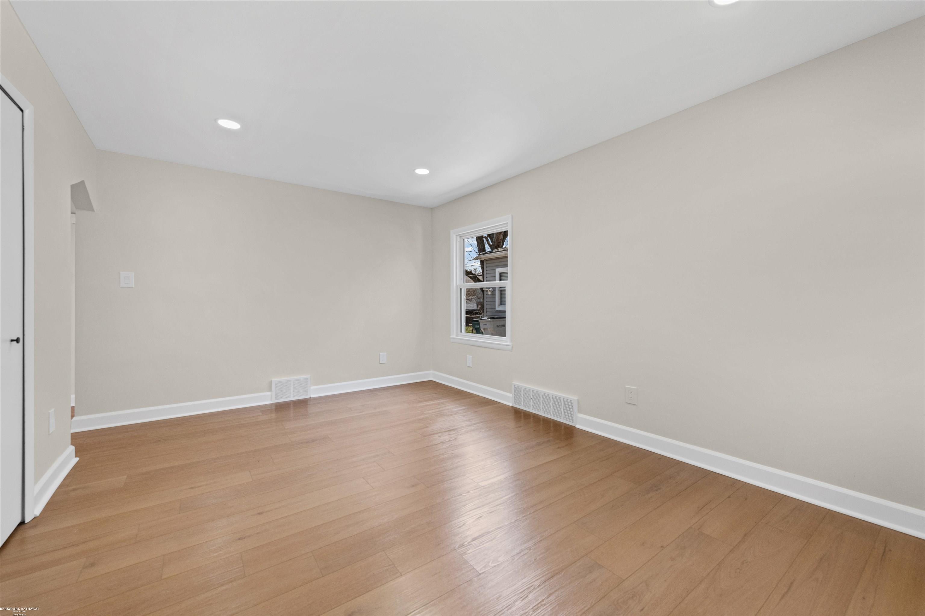 1474 E Milton Ave Avenue