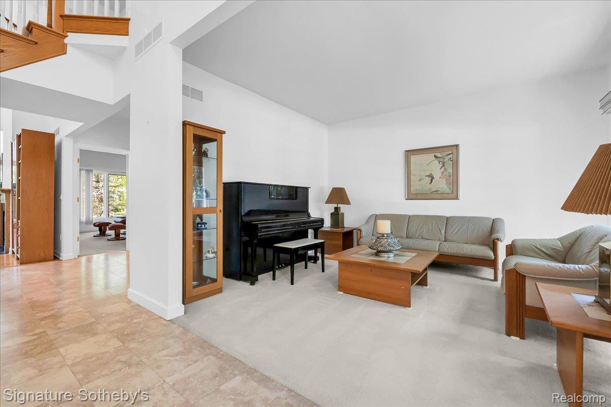 6925 Elm Park Drive