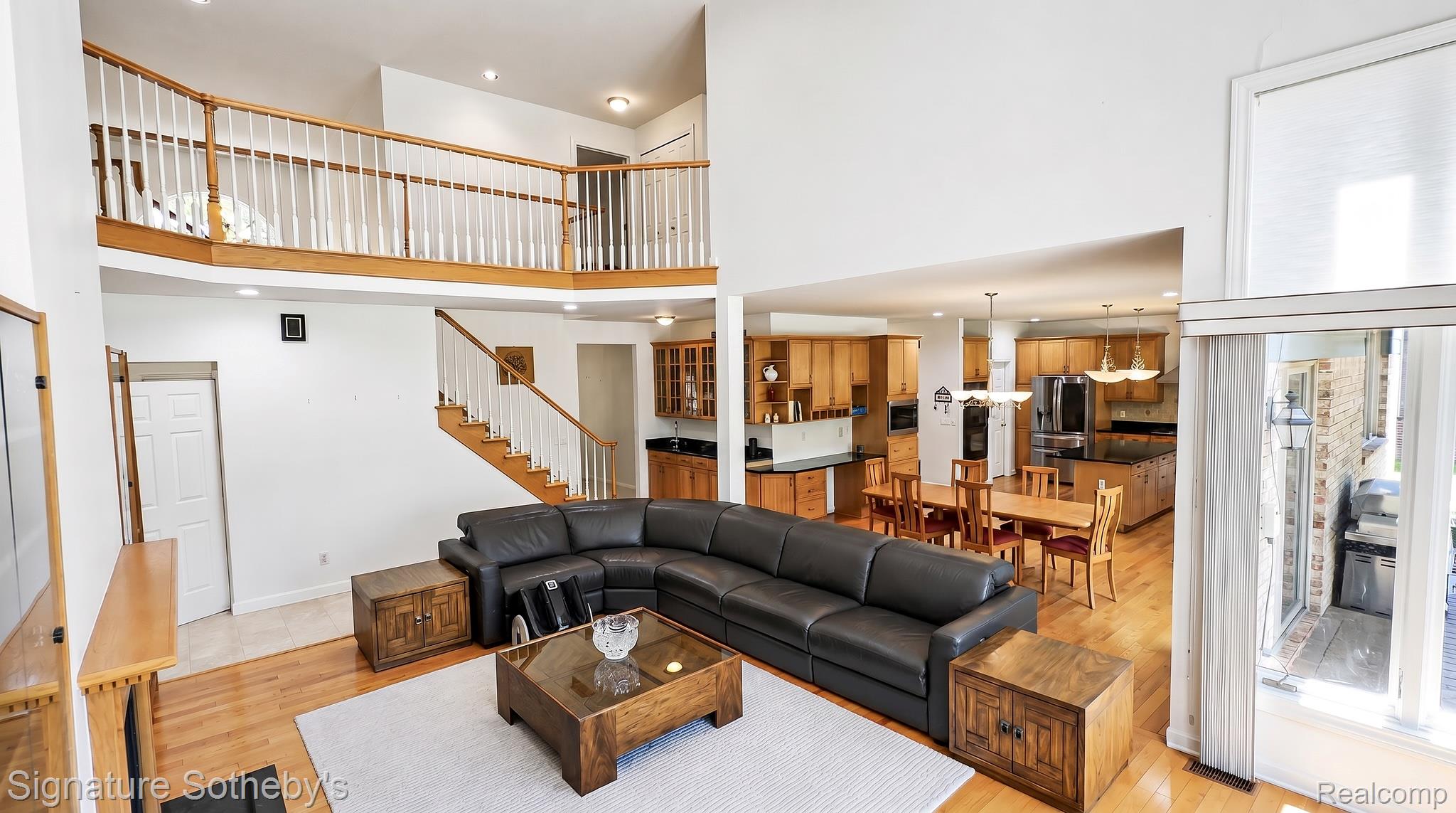 6925 Elm Park Drive