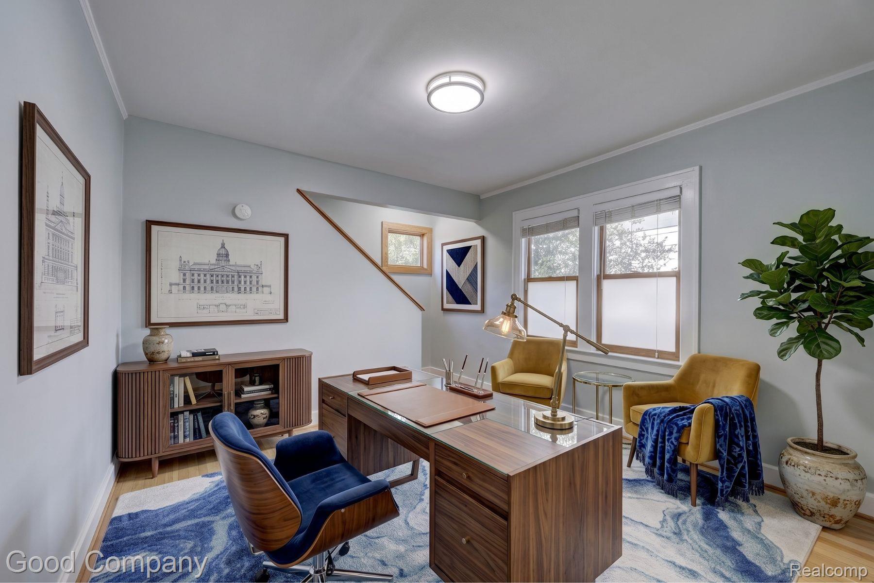 419 E 5th Street