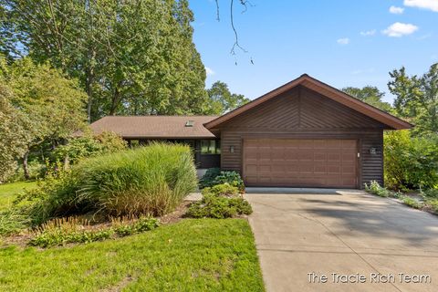 Photo of 128 Collindale Avenue NW, Grand Rapids City, MI 49504 (MLS # 65025051220)