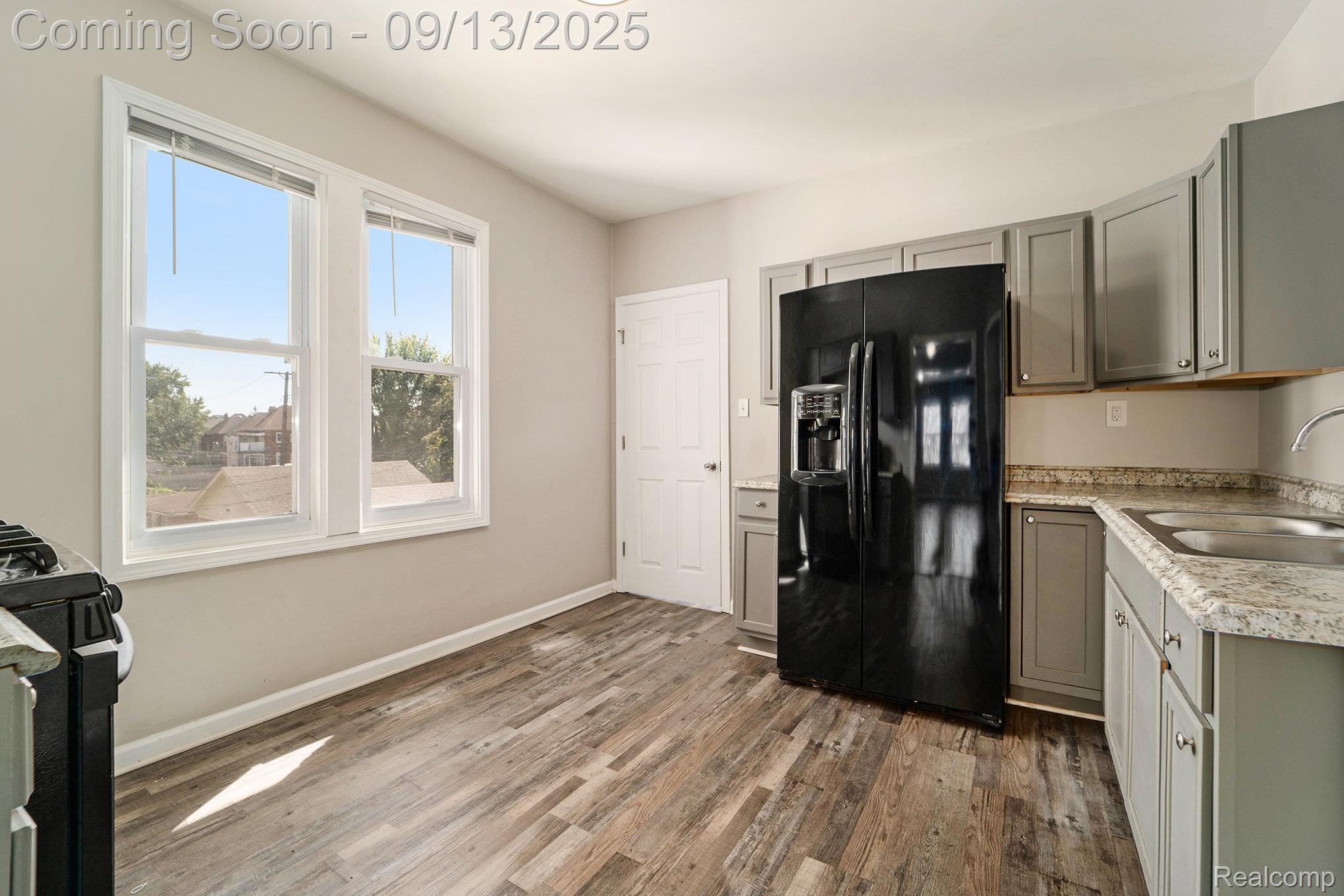 Detroit City, Michigan 48209, United States, 4 Bedrooms Bedrooms, ,3 BathroomsBathrooms,Residential,Active,209032