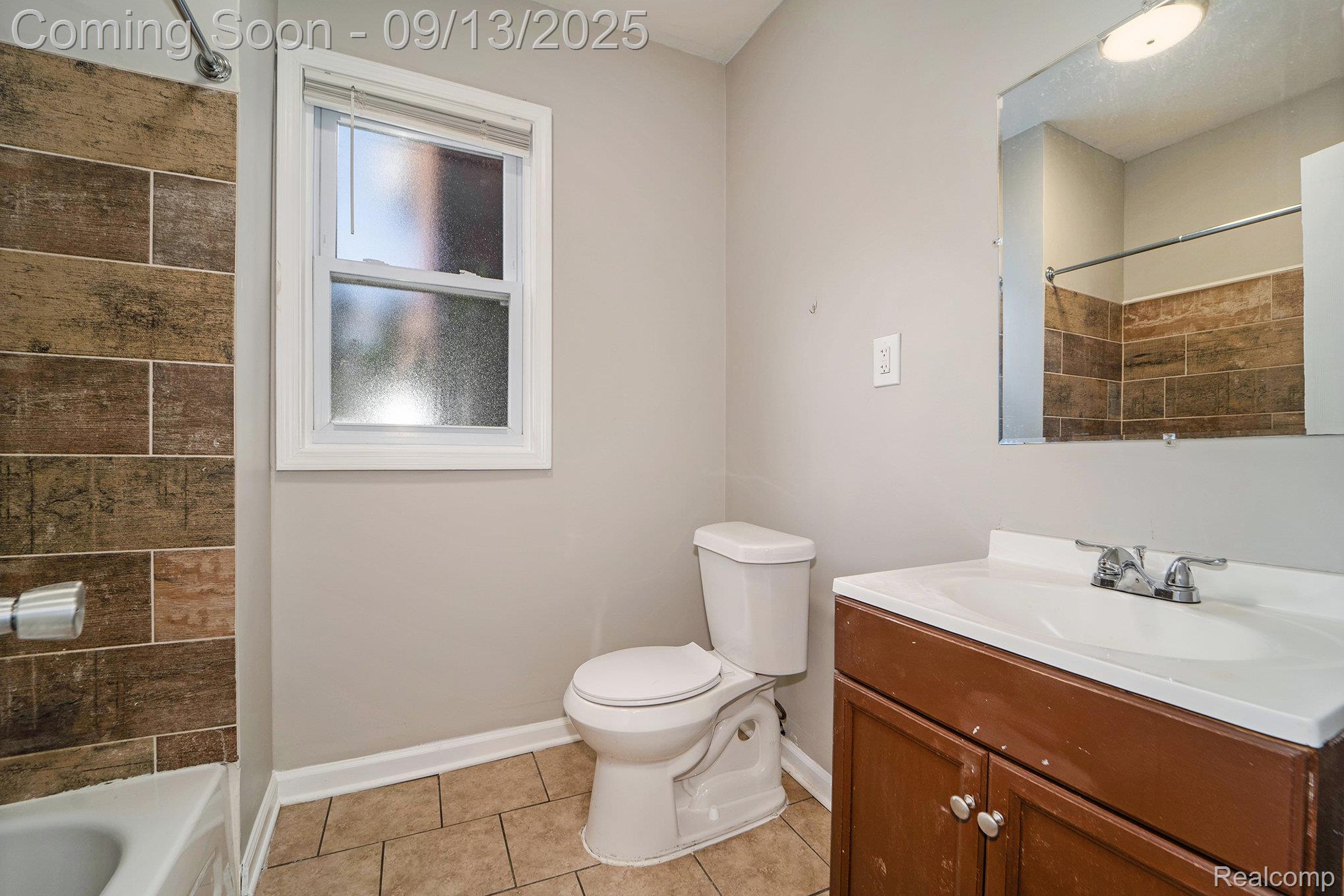 Detroit City, Michigan 48209, United States, 4 Bedrooms Bedrooms, ,3 BathroomsBathrooms,Residential,Active,209032