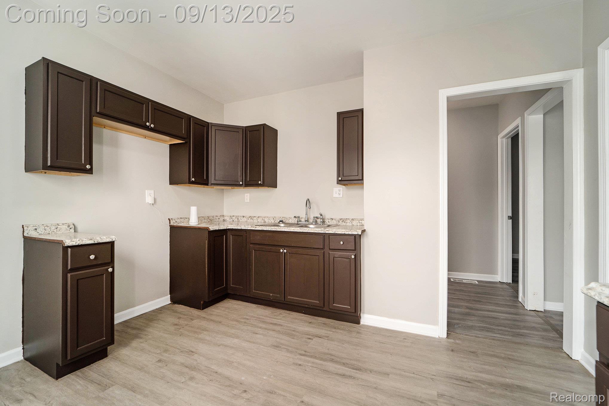 Detroit City, Michigan 48209, United States, 4 Bedrooms Bedrooms, ,3 BathroomsBathrooms,Residential,Active,209032