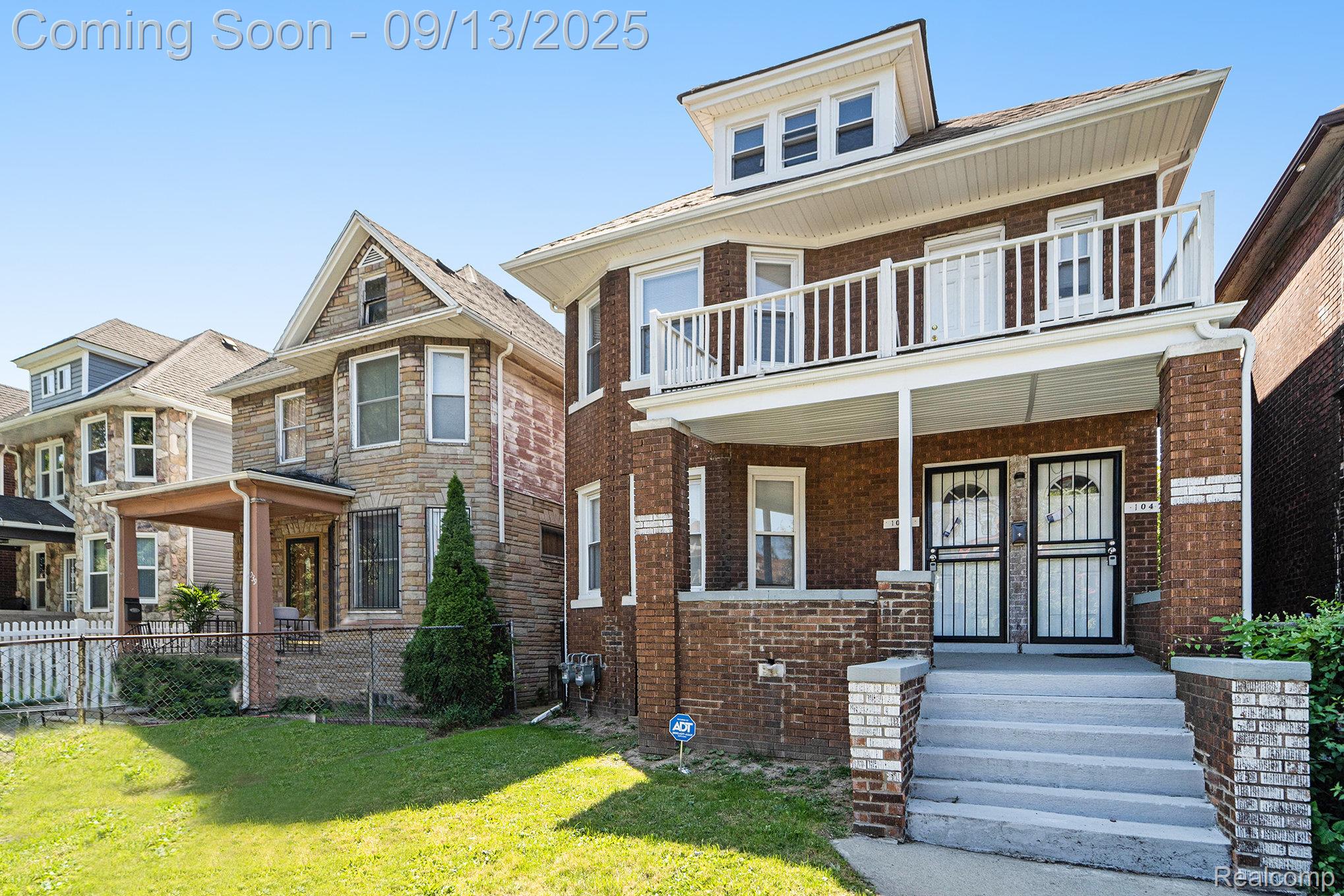 Detroit City, Michigan 48209, United States, 4 Bedrooms Bedrooms, ,3 BathroomsBathrooms,Residential,Active,209032