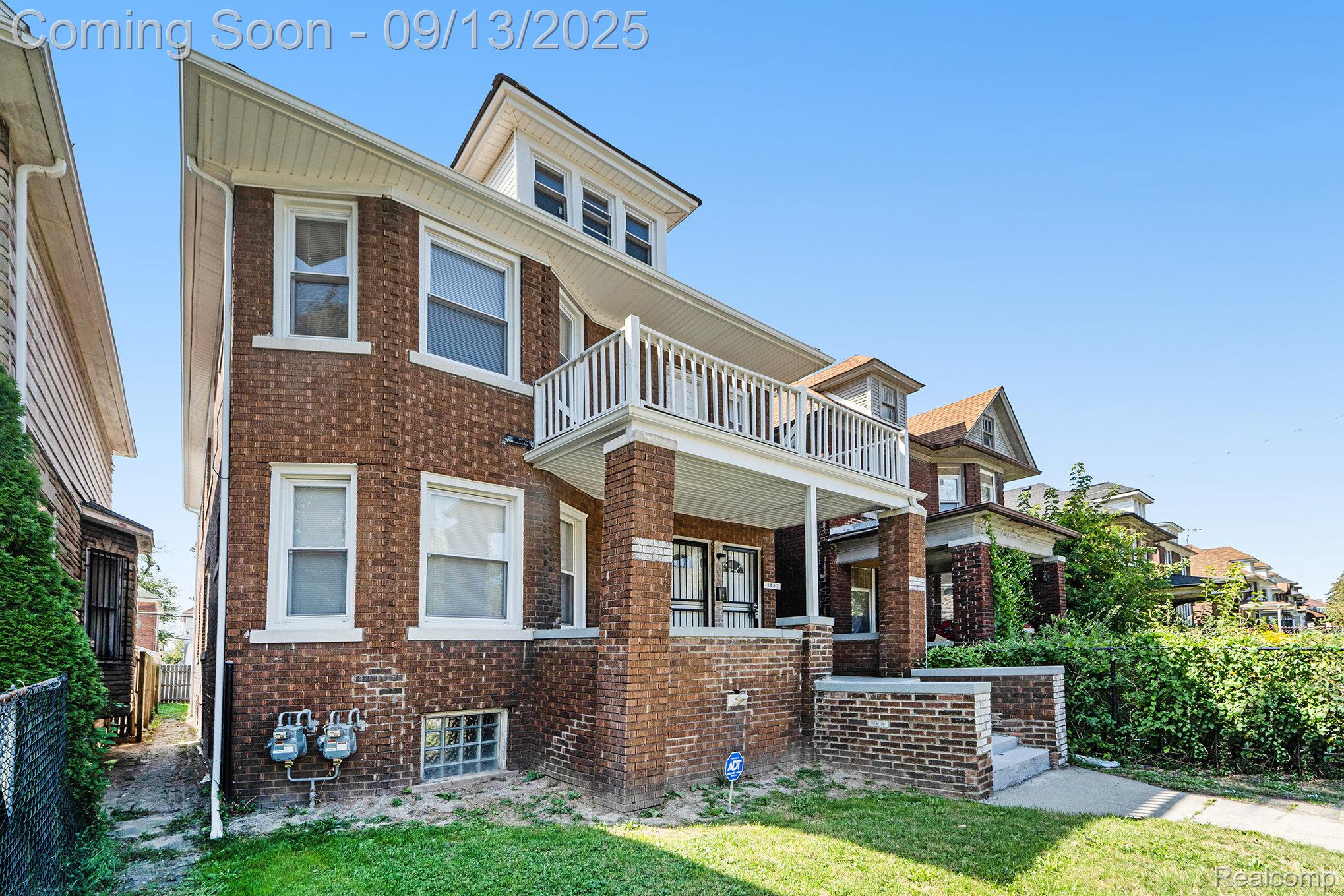 Detroit City, Michigan 48209, United States, 4 Bedrooms Bedrooms, ,3 BathroomsBathrooms,Residential,Active,209032