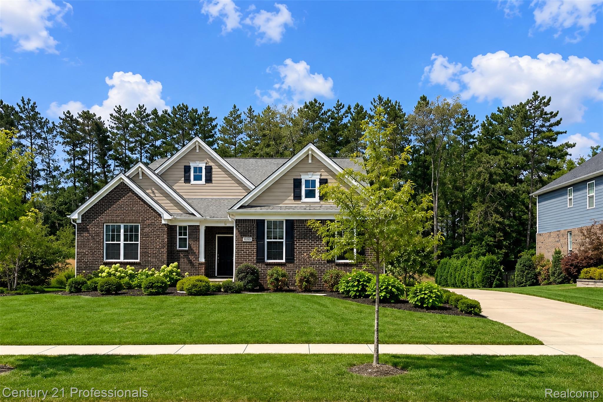 7533 Hardwood Circle