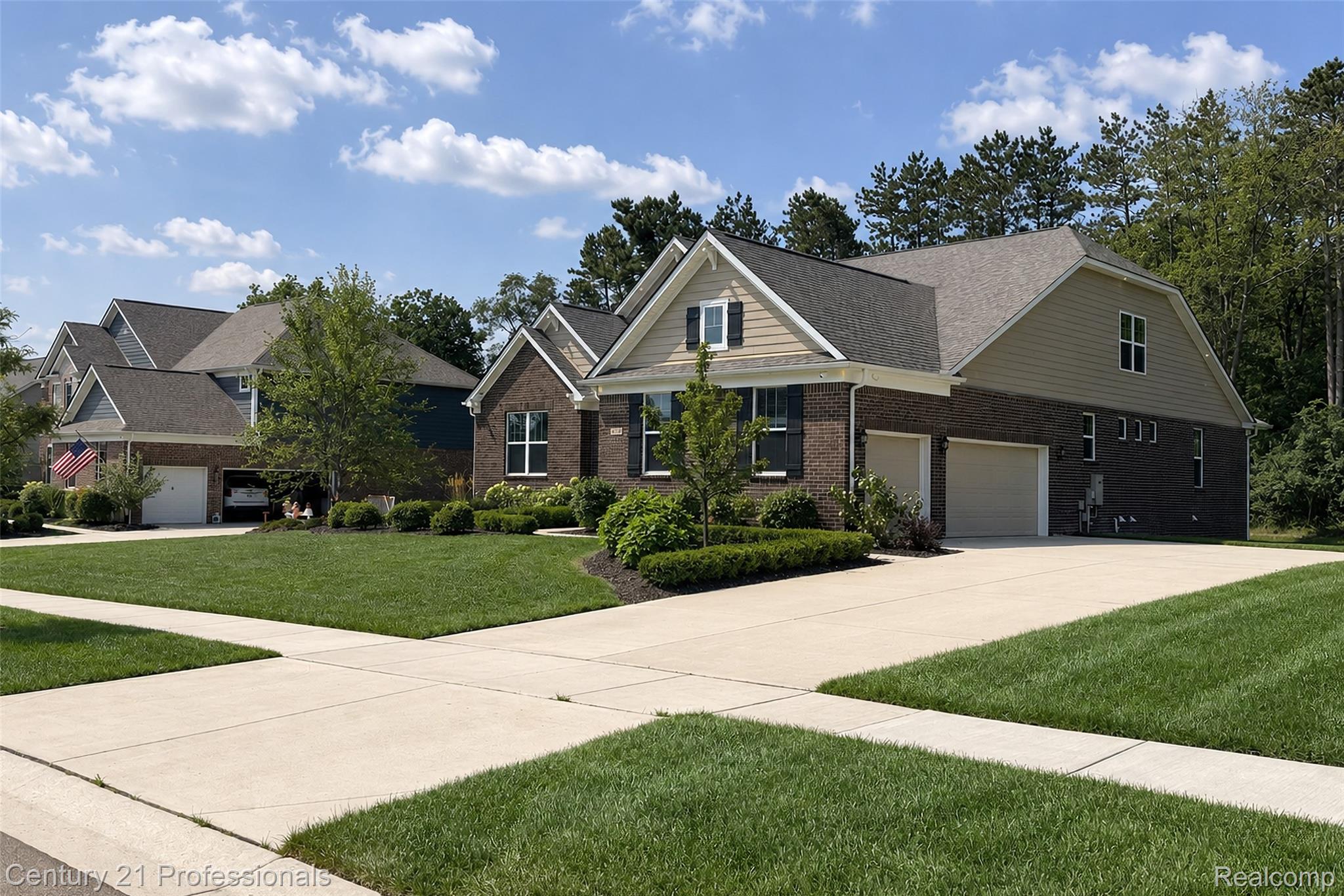 7533 Hardwood Circle
