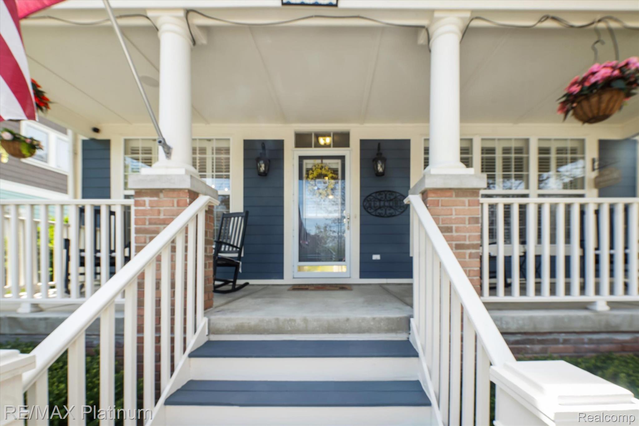 1728 TOWN COMMONS Drive