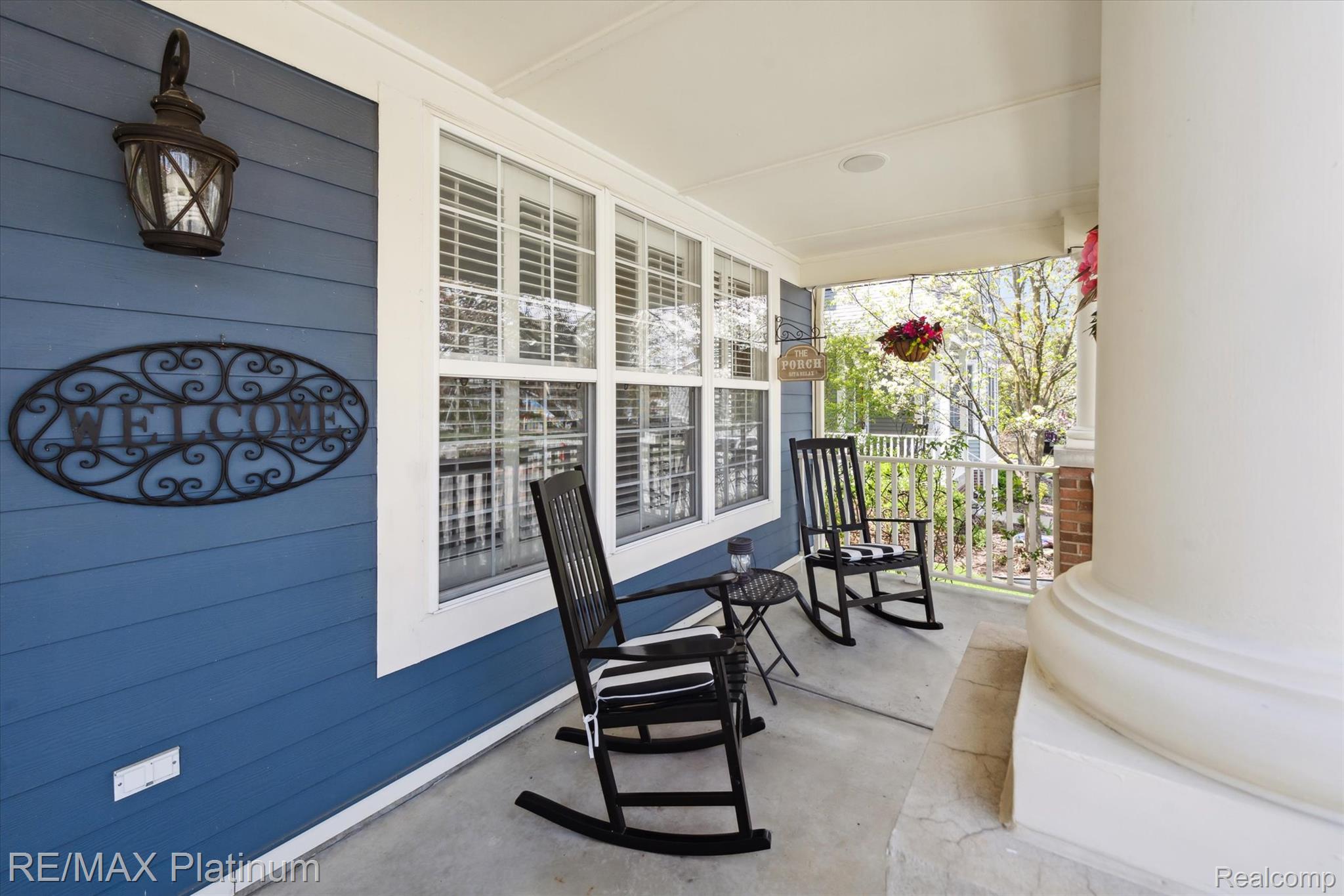 1728 TOWN COMMONS Drive