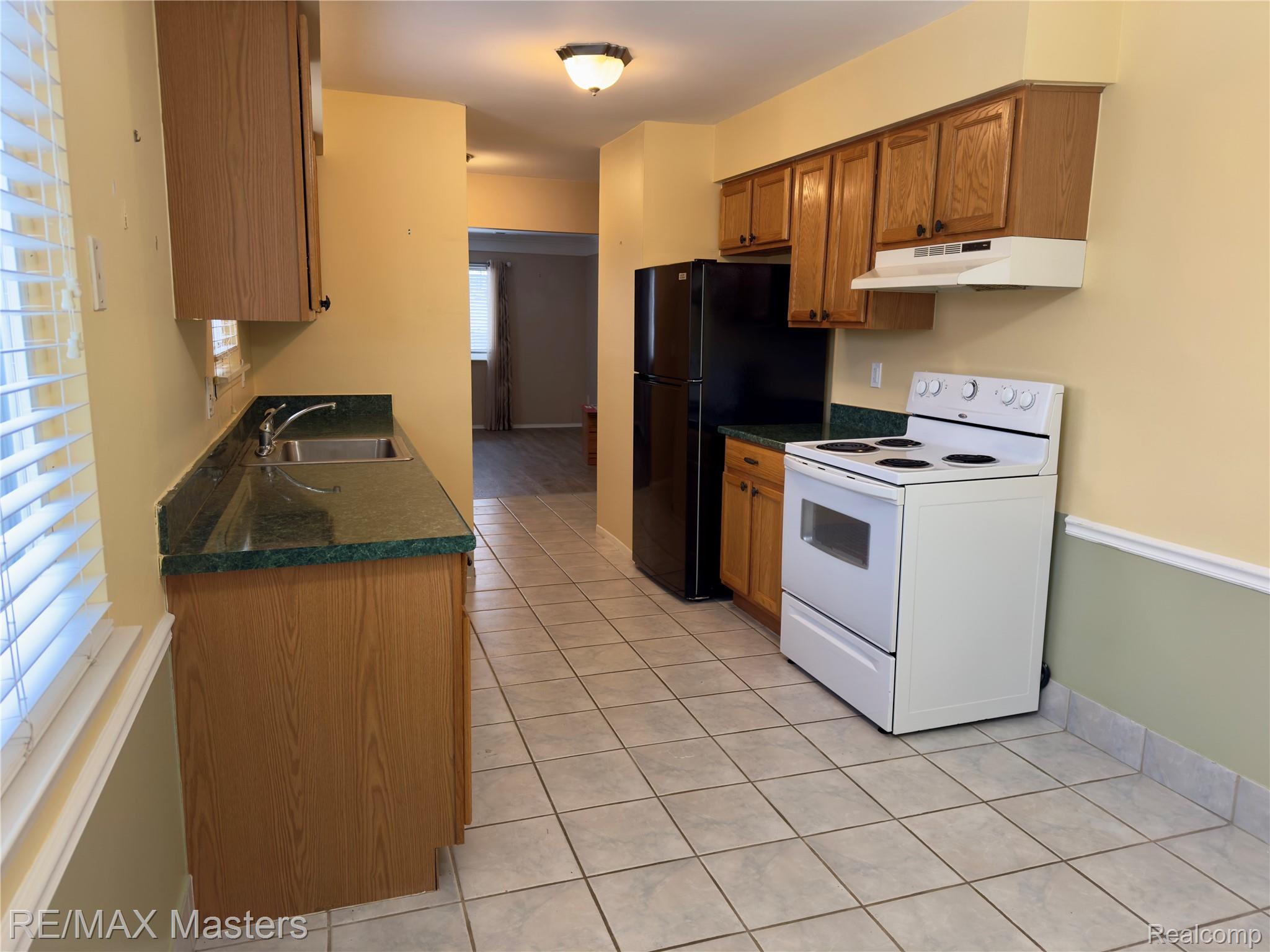 20037 Village Green Court