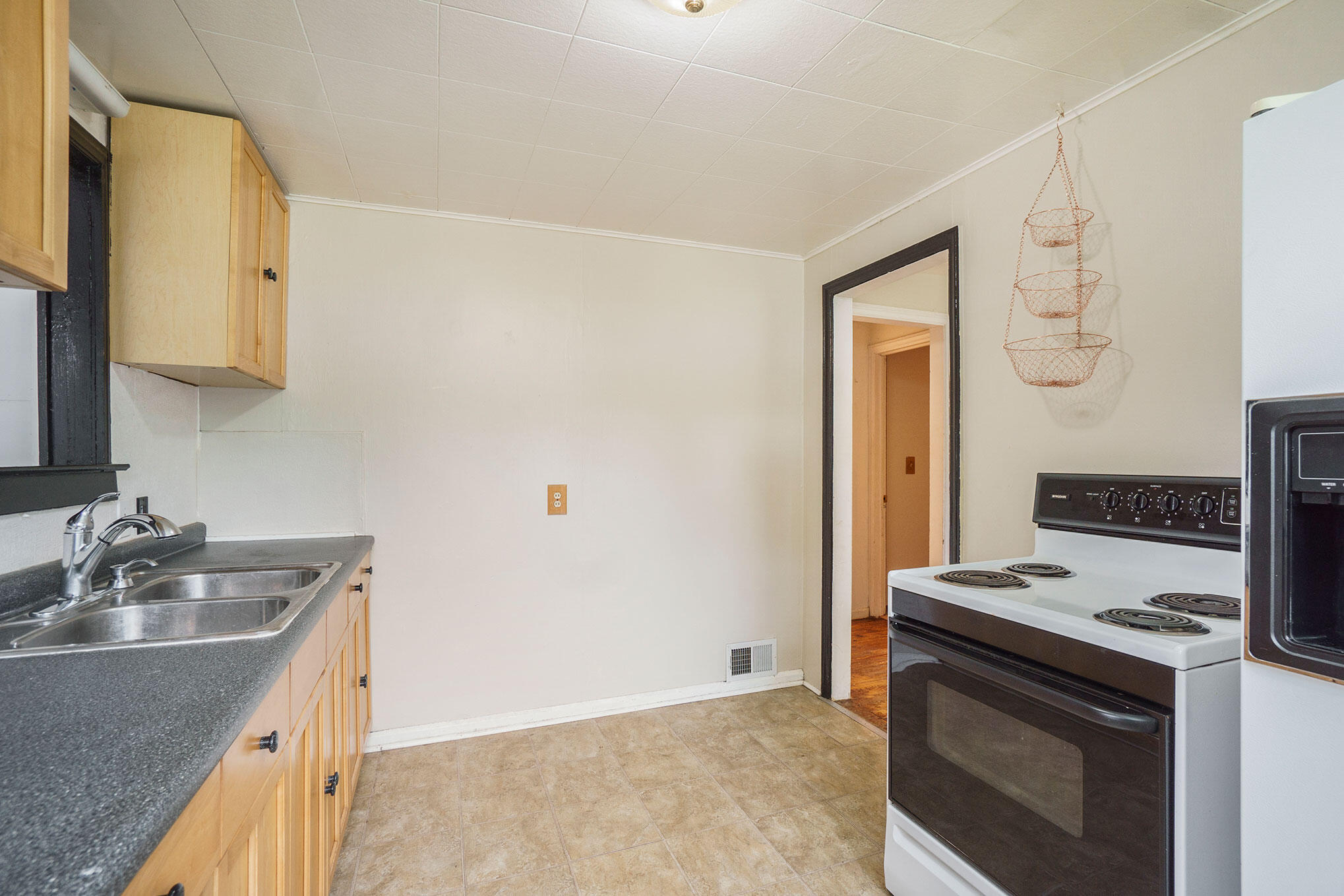 Portage City, Michigan 49024, United States, 3 Bedrooms Bedrooms, ,1 BathroomBathrooms,Residential,Active,158432