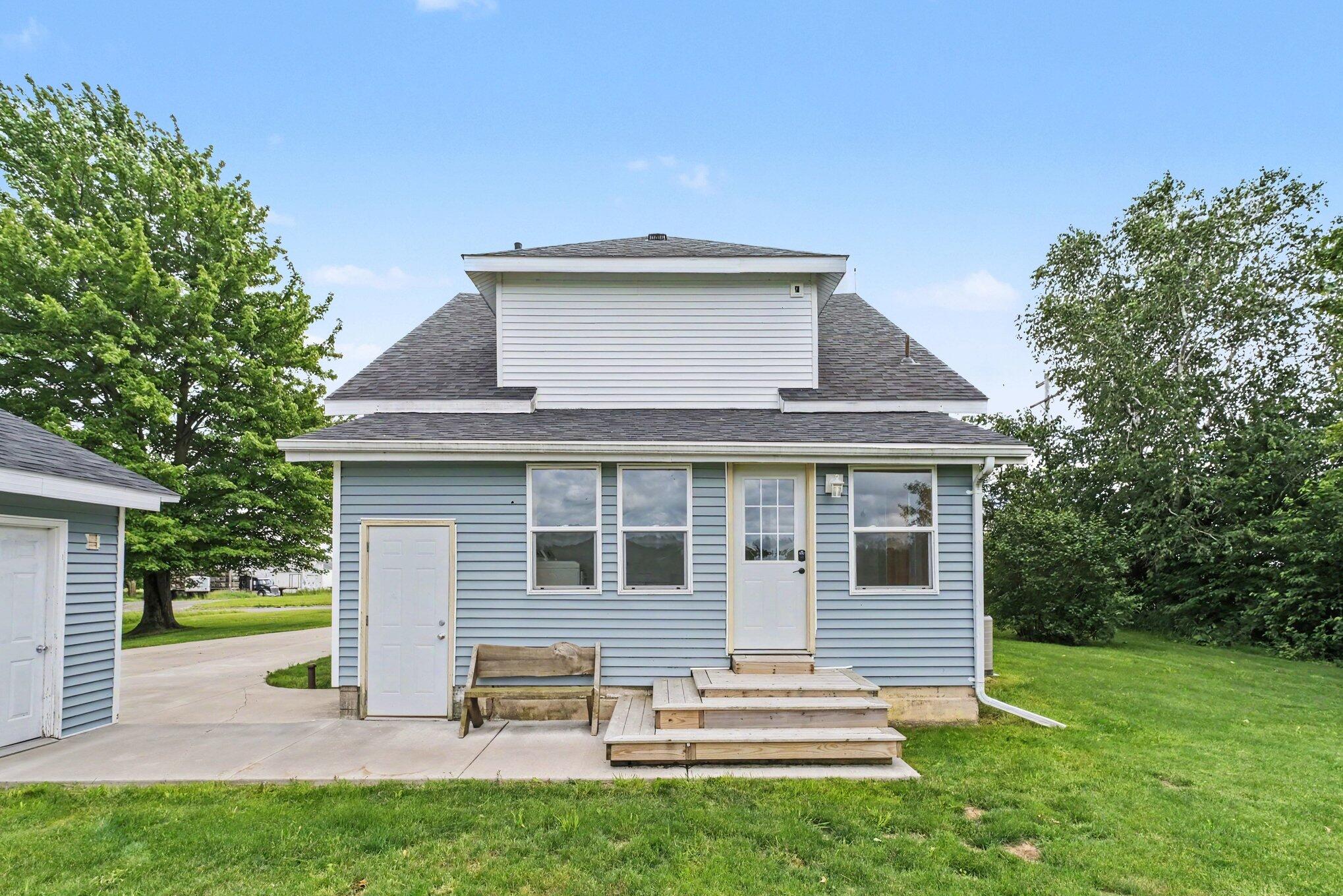 4331 10 Mile Road NW
