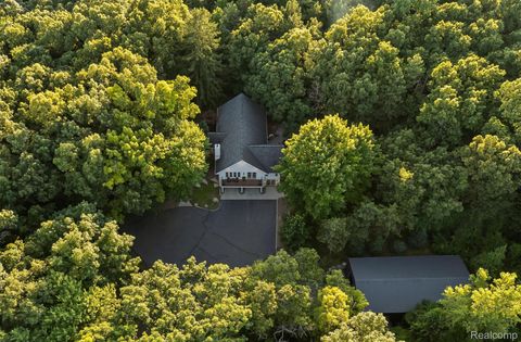 5484 Waldon Road Independence Charter Township MI 48348