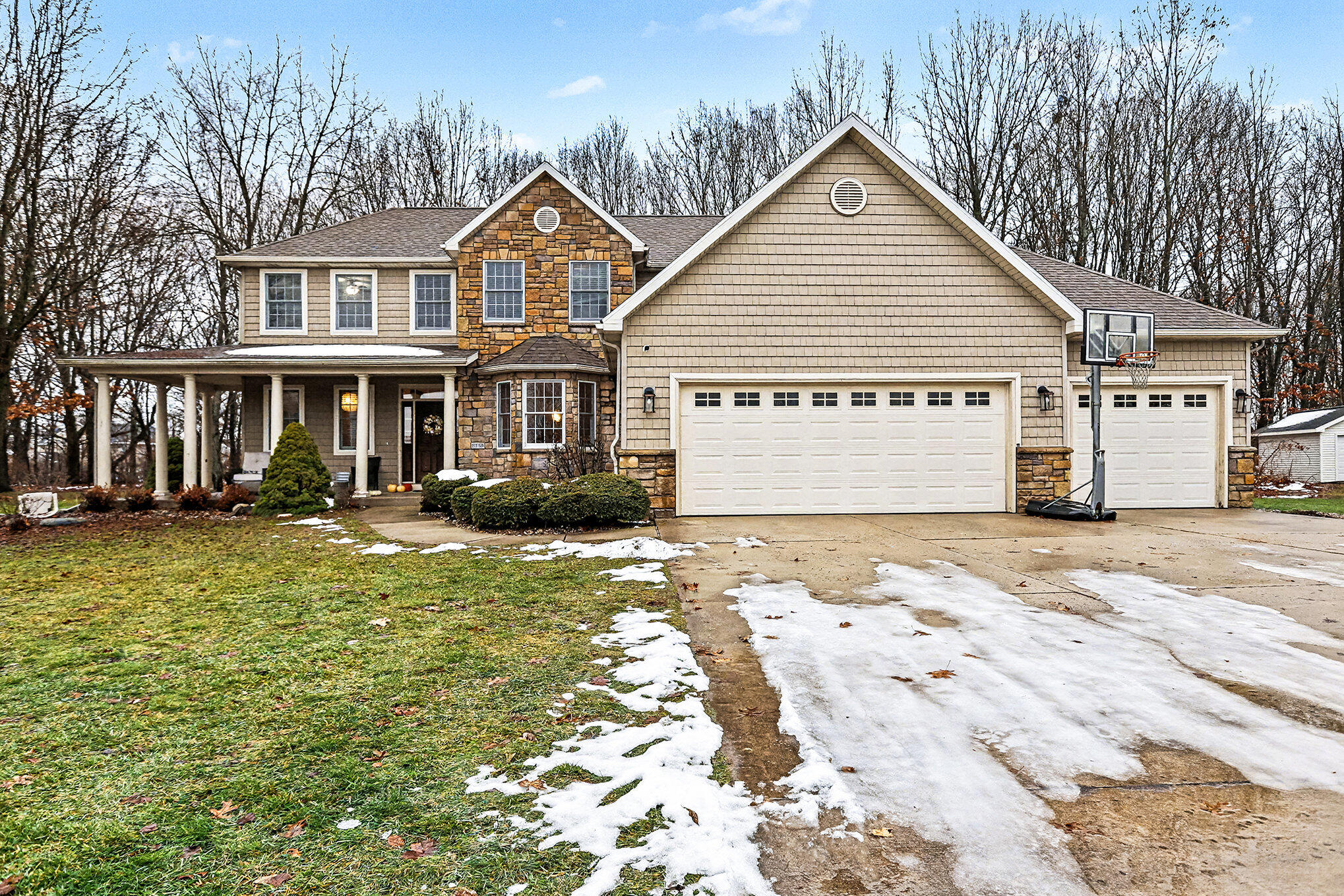 5250 Queen Victoria Lane